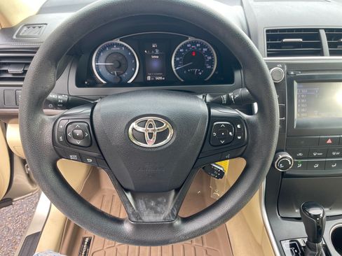 Used 2017 Toyota Camry LE FWD image 7