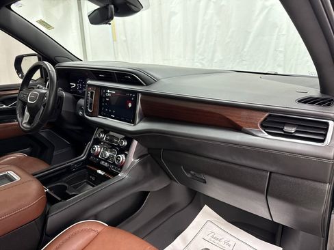 Used 2023 GMC Yukon Denali Ultimate image 10