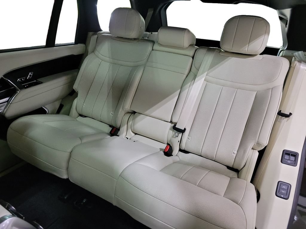 New 2026 Land Rover Range Rover Long Wheelbase SE AWD/4WD image 22