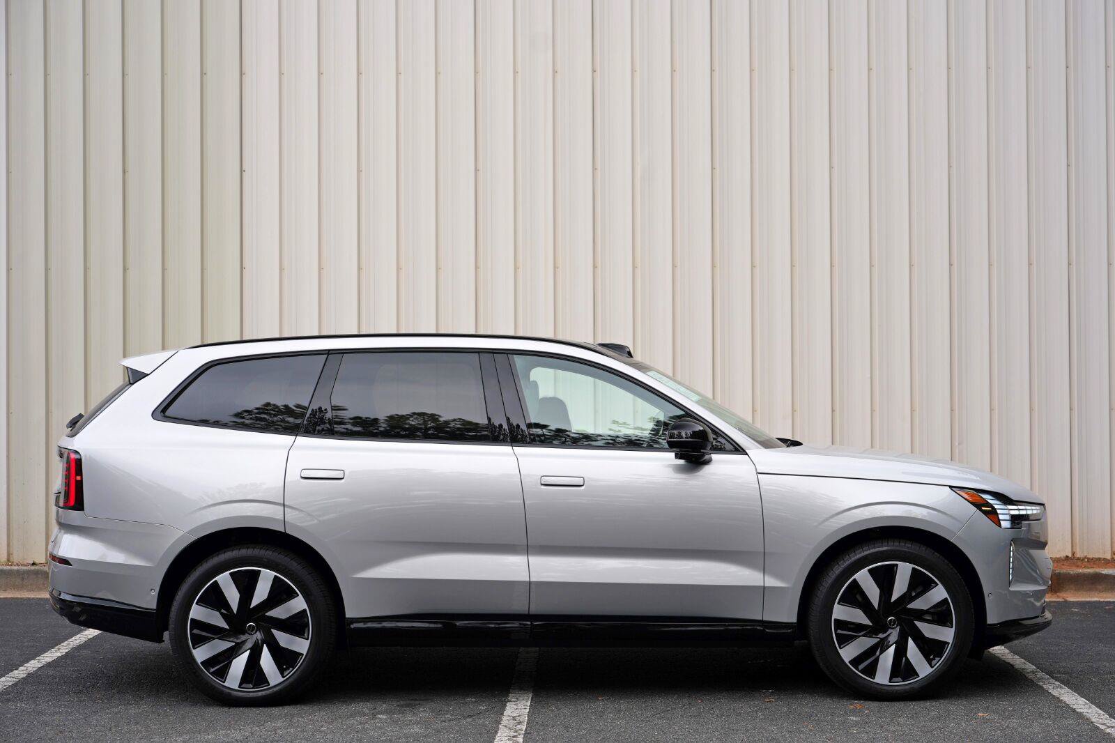 Used 2025 Volvo EX90 Ultra AWD/4WD image 52