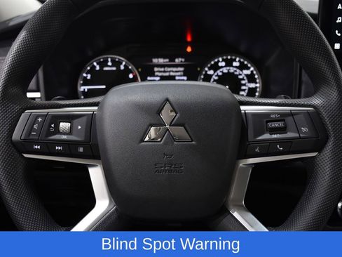 New 2025 Mitsubishi Outlander ES image 11