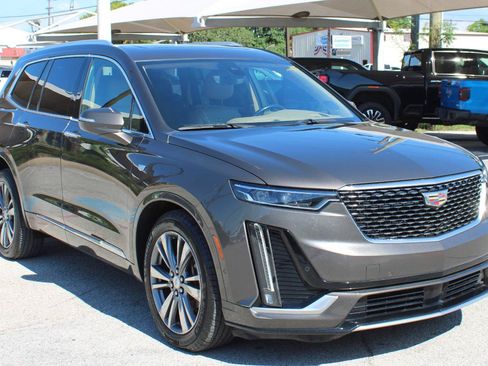 Used 2020 Cadillac XT6 Premium Luxury w/ Platinum Package AWD/4WD image 2