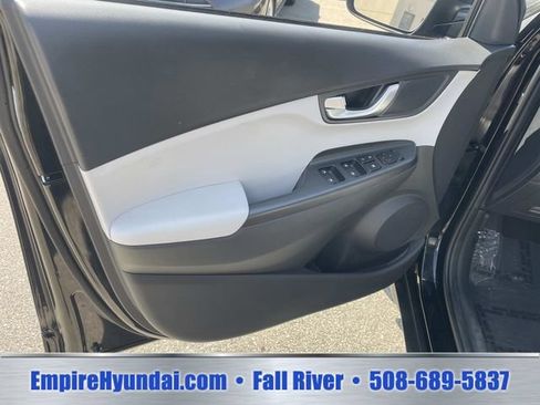 Used 2023 Hyundai Kona SEL w/ Convenience Package AWD/4WD image 17
