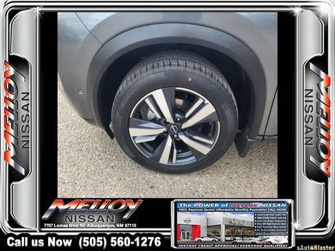 Used 2023 Nissan Rogue SL w/ SL Premium Package image 18