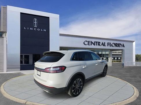 Used 2022 Lincoln Nautilus Reserve w/ Equipment Group 201A image 3