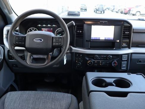 New 2026 Ford F250 XLT w/ FX4 Off-Road Package image 5