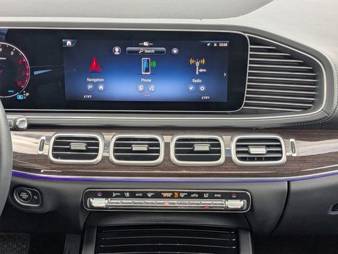 Used 2025 Mercedes-Benz GLS 450 4MATIC image 20