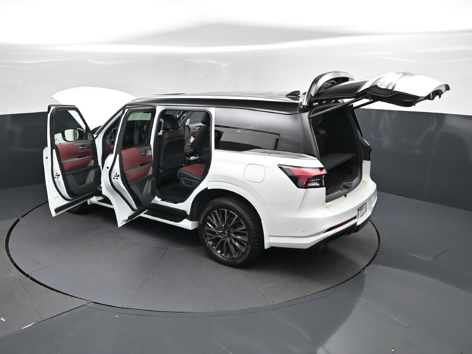 New 2027 INFINITI QX80 Autograph w/ Premium Cargo Package AWD/4WD image 2