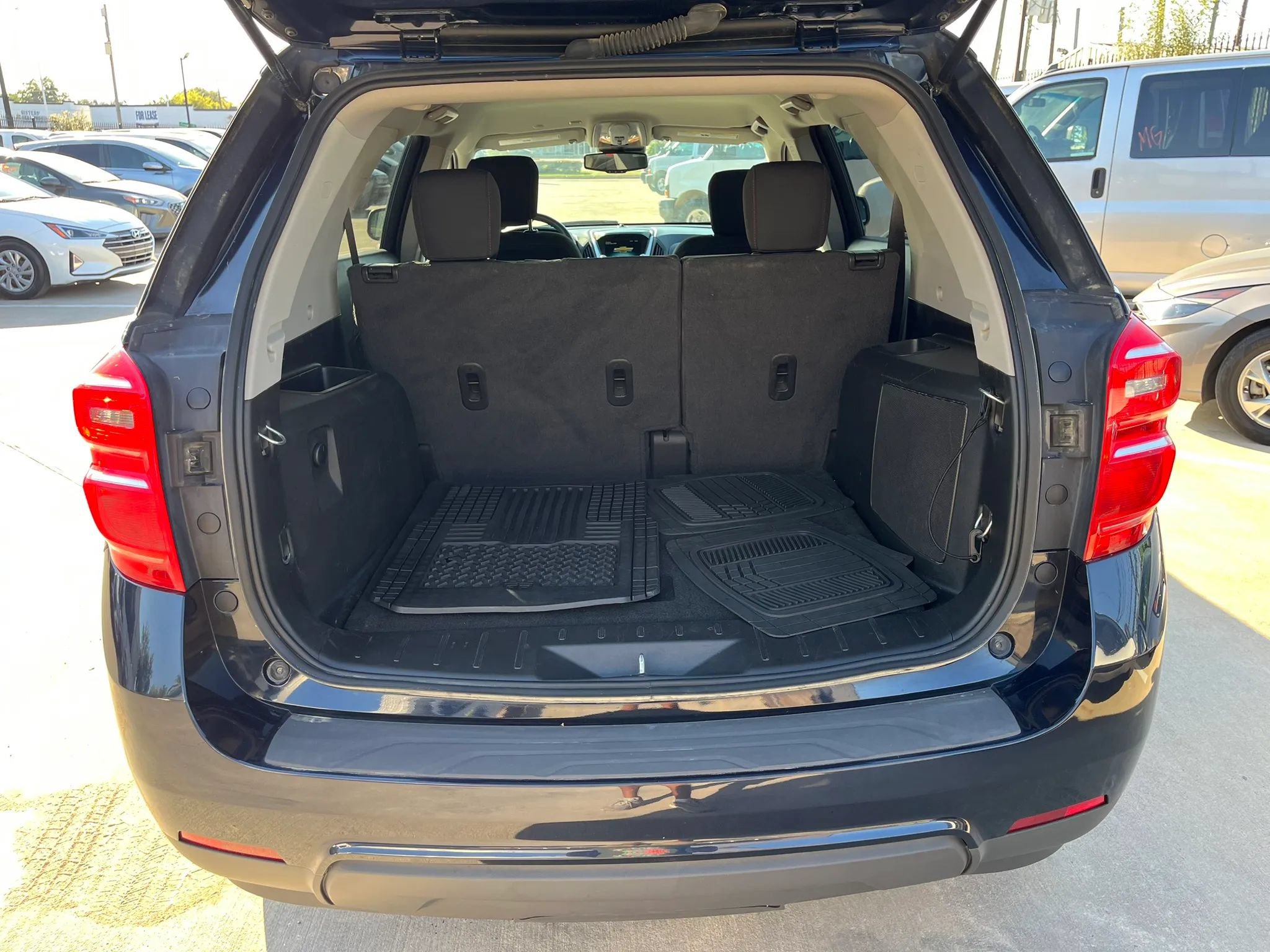 Used 2017 Chevrolet Equinox LS AWD/4WD image 9