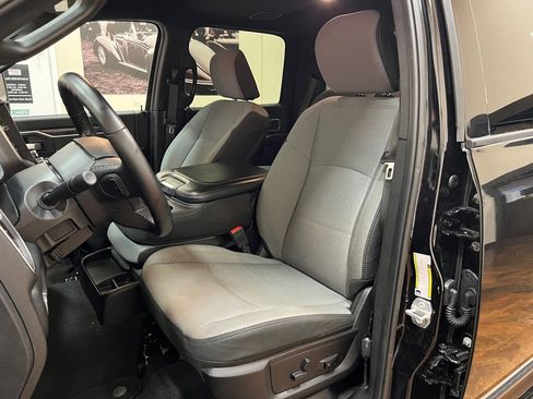 Used 2024 RAM 2500 Big Horn w/ Bed Utility Group image 31