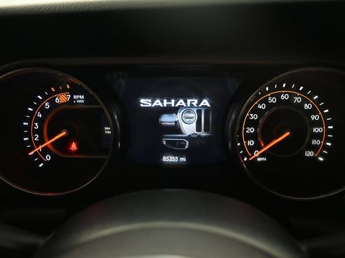 Used 2020 Jeep Wrangler Unlimited Sahara w/ Cold Weather Group AWD/4WD image 14