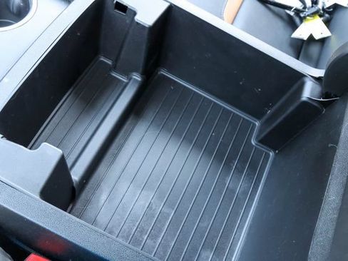 Used 2024 GMC Yukon AT4 w/ LPO, Floor Liner Package AWD/4WD image 63
