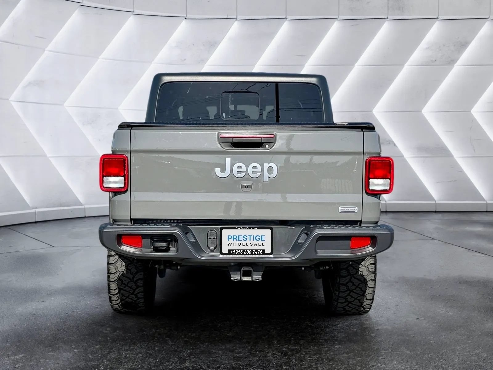Used 2020 Jeep Gladiator Overland AWD/4WD image 7