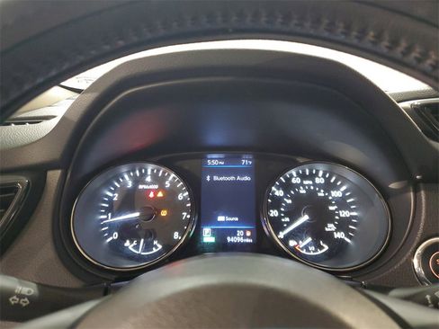 Used 2019 Nissan Rogue SV w/ Premium Package image 19