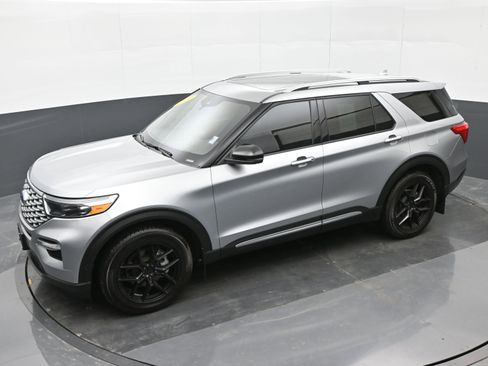 Used 2020 Ford Explorer Platinum w/ Premium Technology Package image 35