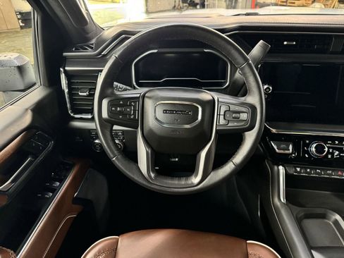 Used 2024 GMC Sierra 3500 Denali Ultimate image 17