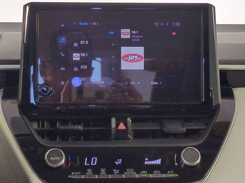 Used 2025 Toyota Corolla LE image 19