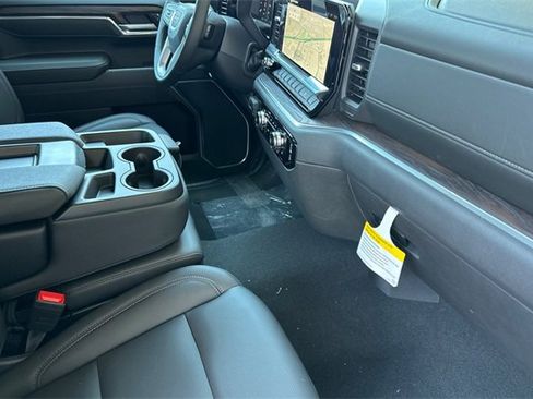 New 2026 GMC Sierra 1500 SLT w/ Max Trailering Package image 17
