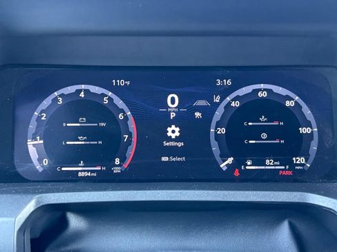 Used 2025 Toyota Tacoma TRD Off-Road AWD/4WD image 37