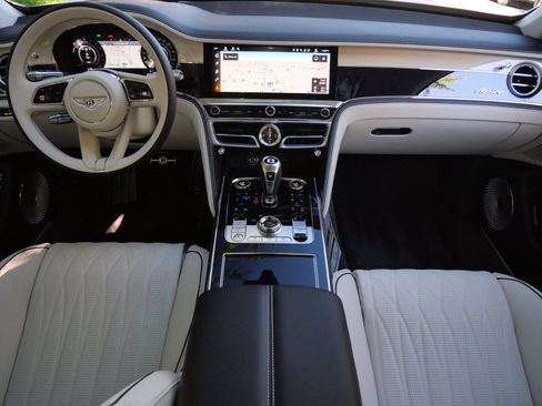 New 2026 Bentley Flying Spur Azure image 4