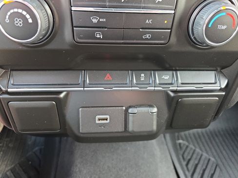 Used 2020 Chevrolet Silverado 1500 Custom image 32