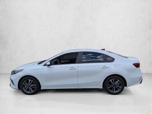 Used 2024 Kia Forte LXS w/ LXS Technology Package FWD image 8