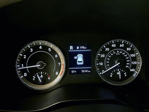 Used 2022 Hyundai Venue SEL image 19