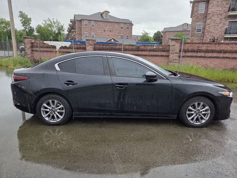 Used 2021 MAZDA MAZDA3 s FWD image 3