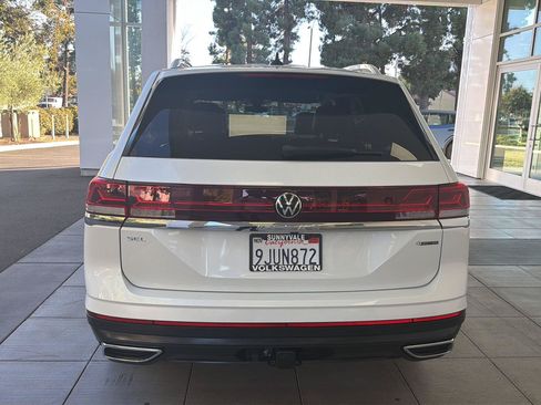 Used 2024 Volkswagen Atlas SEL AWD/4WD image 4