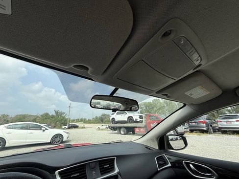 Used 2018 Nissan Sentra SV FWD image 24