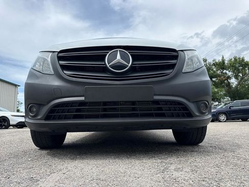 Used 2023 Mercedes-Benz Metris image 11