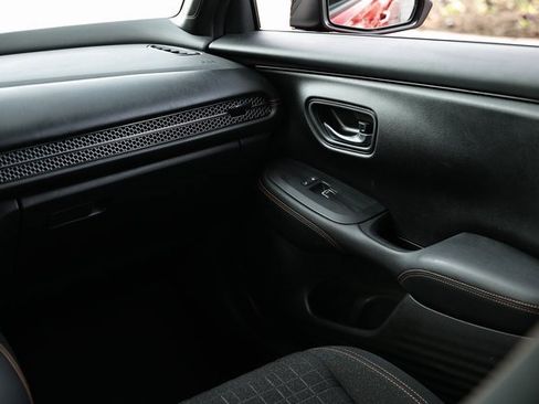 Used 2024 Honda HR-V Sport image 28