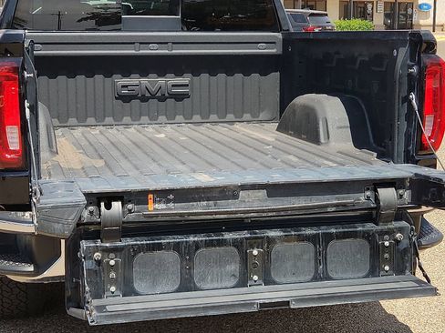Used 2024 GMC Sierra 1500 SLT AWD/4WD image 10