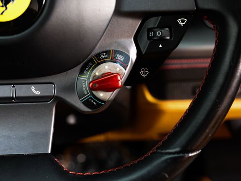 Used 2021 Ferrari F8 Tributo image 35