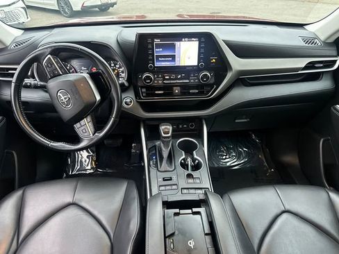 Used 2020 Toyota Highlander XLE image 20