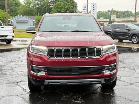 Used 2024 Jeep Wagoneer Series III w/ Premium Group I AWD/4WD image 3