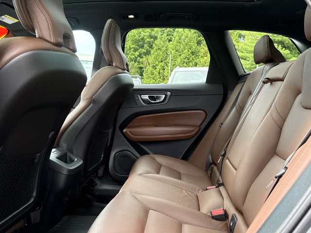 Certified 2024 Volvo XC60 B5 Plus w/ Climate Package AWD/4WD image 21