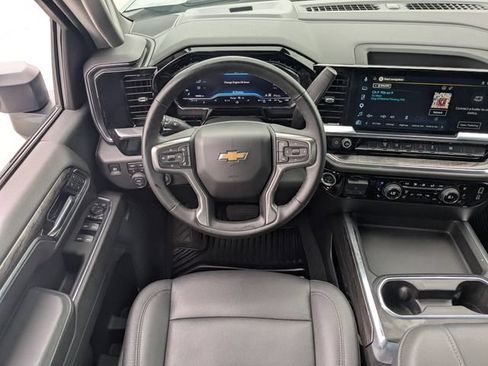 Used 2025 Chevrolet Silverado 2500 LTZ w/ LTZ Convenience Package AWD/4WD image 15