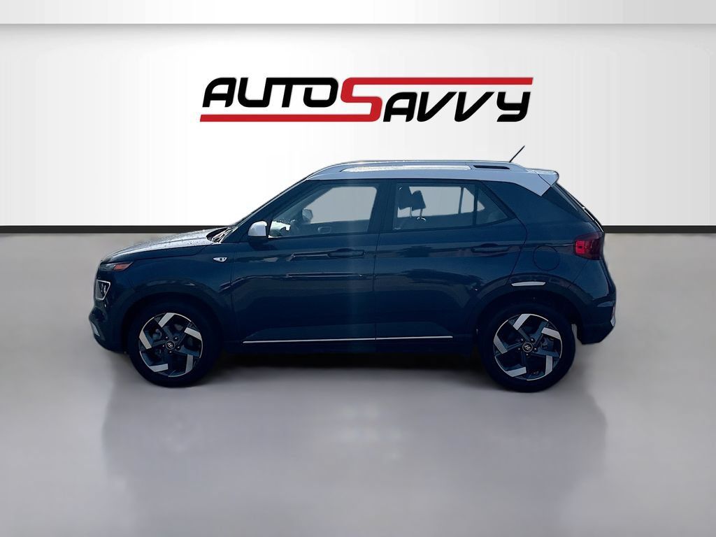 Used 2025 Hyundai Venue Limited FWD image 4
