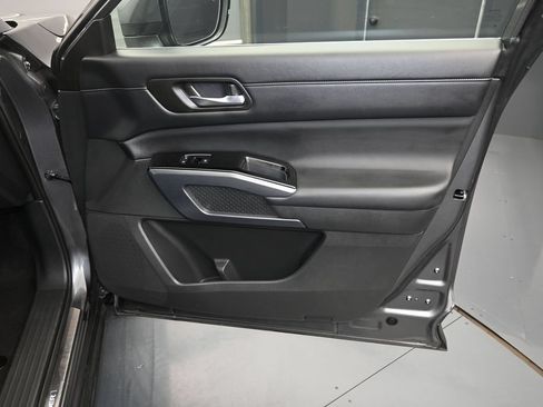 Used 2023 Nissan Pathfinder SL w/ Lighting Package (N92) AWD/4WD image 19