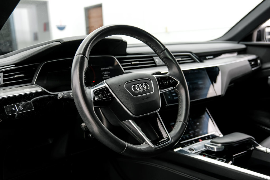 Used 2024 Audi Q8 e-tron Premium Plus w/ Premium Plus Package AWD/4WD image 18