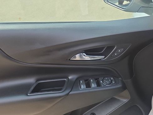 Used 2019 Chevrolet Equinox LT AWD/4WD image 17