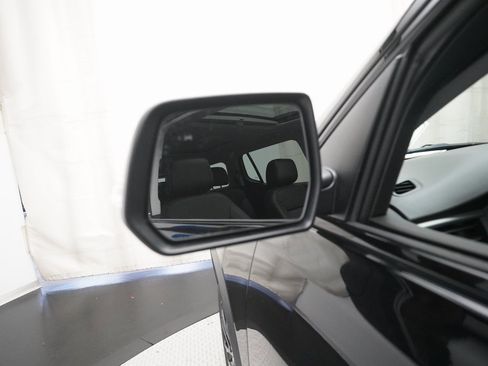 Used 2023 GMC Acadia SLT w/ Elevation Edition image 26