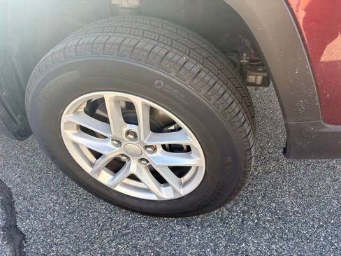 Used 2024 Jeep Grand Cherokee L Laredo image 9