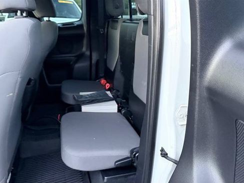 Used 2016 Toyota Tacoma SR w/ SR Convenience Package AWD/4WD image 12