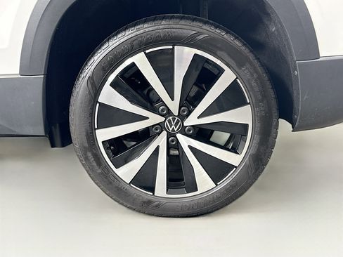 Used 2023 Volkswagen Taos SE image 11