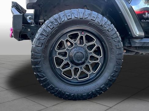 Used 2020 Jeep Gladiator Sport w/ Quick Order Package 24S AWD/4WD image 10