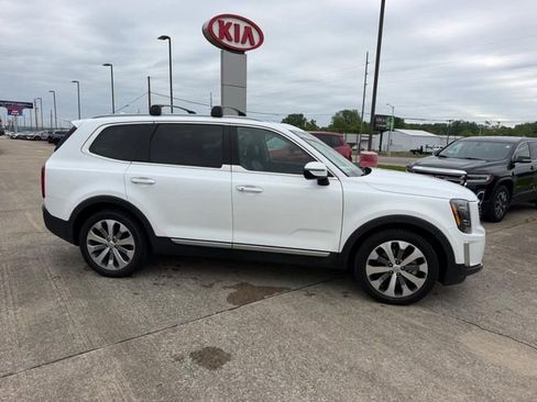 Used 2020 Kia Telluride S AWD/4WD image 2