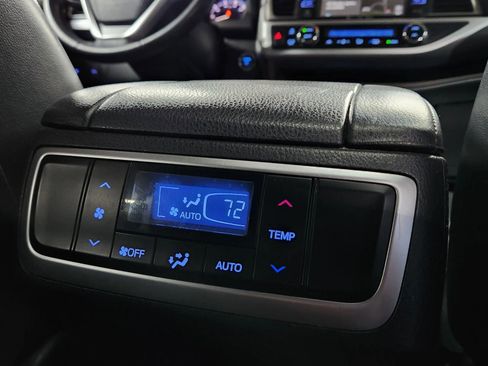 Used 2017 Toyota Highlander Limited image 23