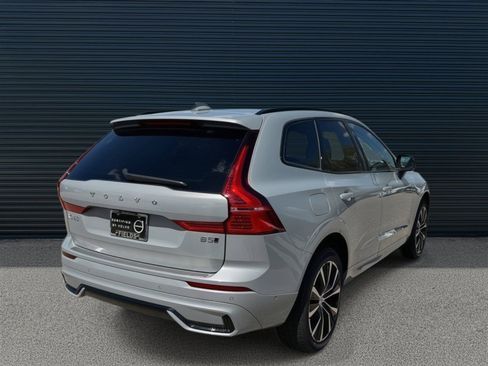 Certified 2025 Volvo XC60 B5 Plus w/ Protection Package Premier image 3